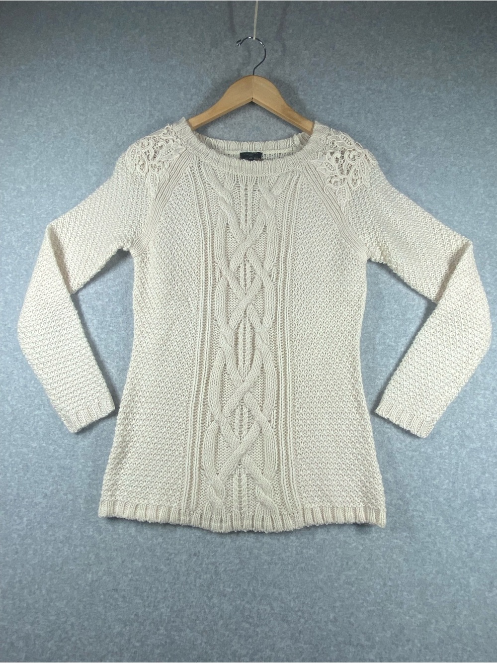 Talbots Cream Cable-Front Crewneck Sweater Women’s M Petite Lace Shoulders